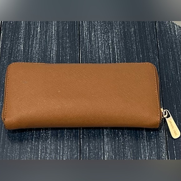 Michael Kors Wallet - Picture 3 of 7